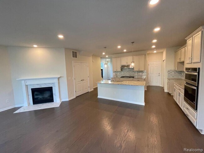 Foto del edificio - 22470 Woodbridge Ln