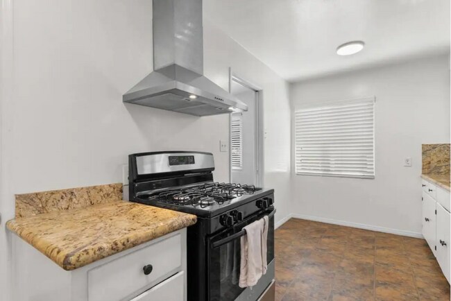 Building Photo - 4050 Sequoia St