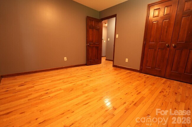 Foto del edificio - 5501 Biederbeck Dr