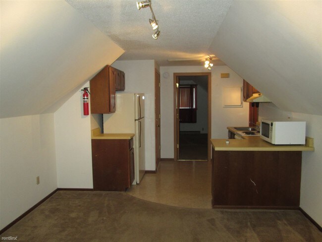 Building Photo - 2710 S 18th St