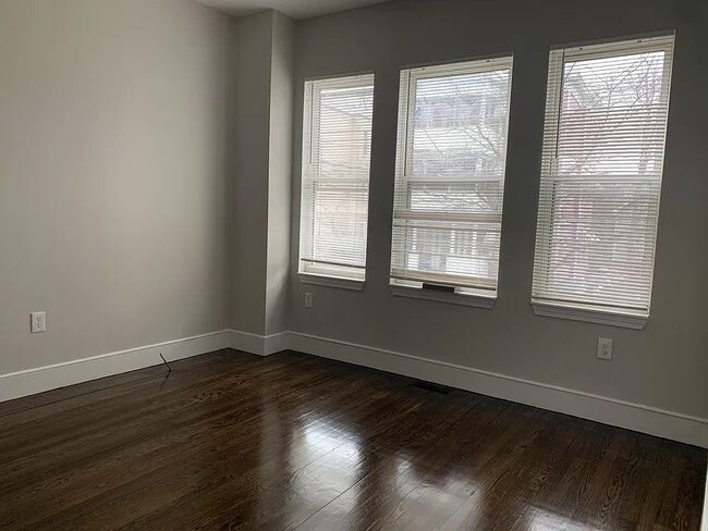 Foto del edificio - 36 Winston Rd