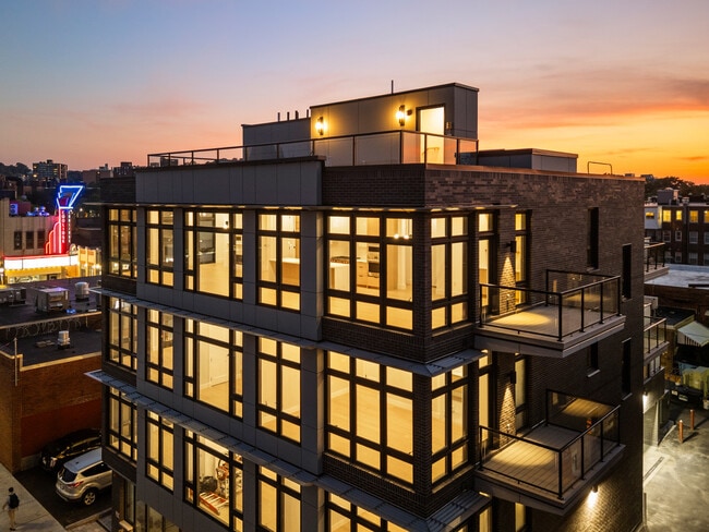 Building Photo - 14 Green St