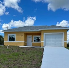 Building Photo - 105 Hawaii Dr NE