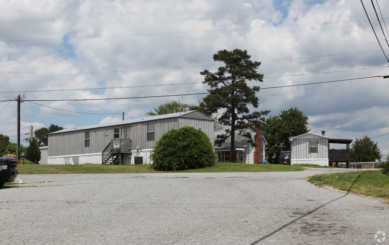 Building Photo - Crown Mobile Home Park