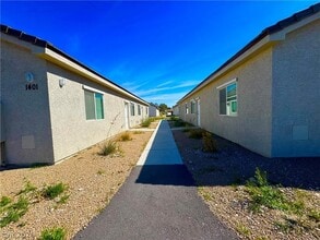 Building Photo - 1401 Ogallala St