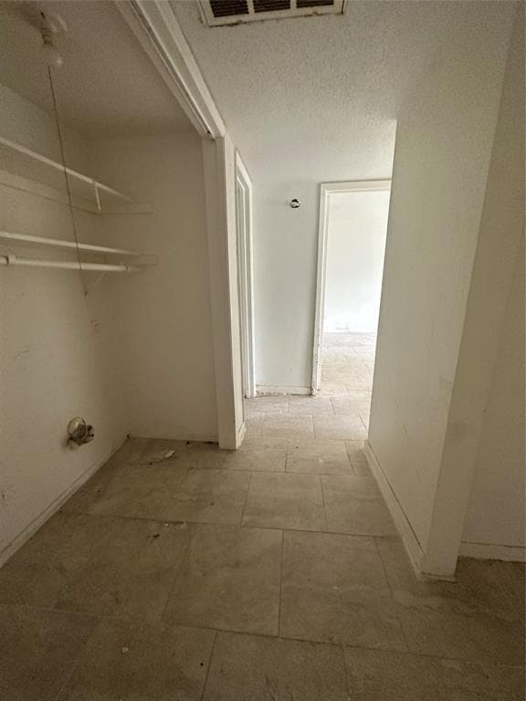 Building Photo - 5625 Antoine Dr