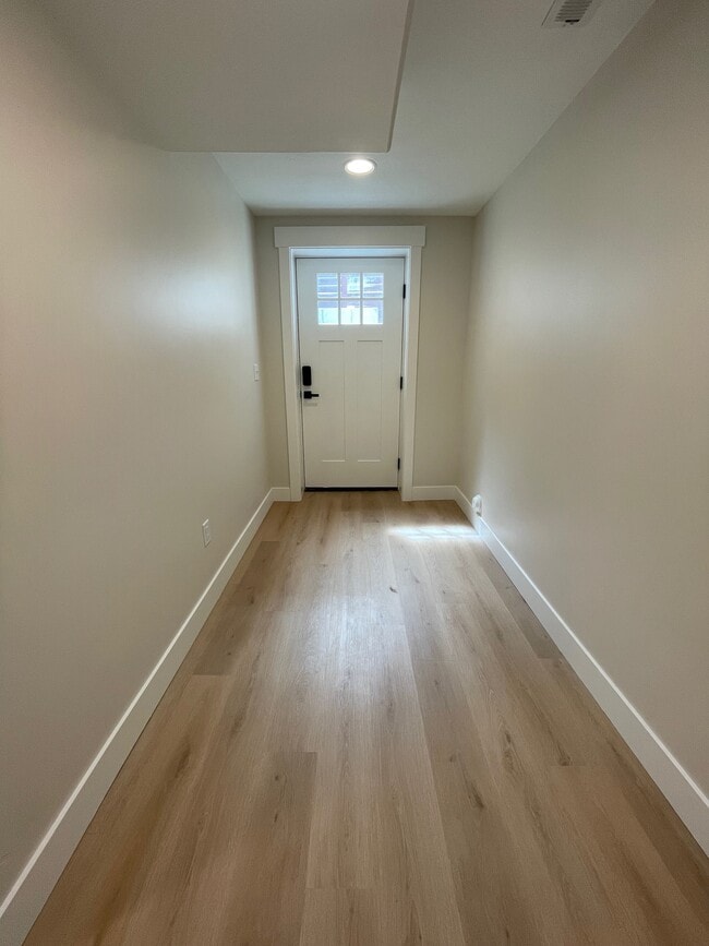 Foto del edificio - 296 E 250 N