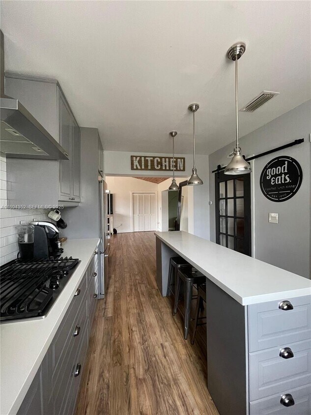 Foto principal - 8301 SW 27th Terrace