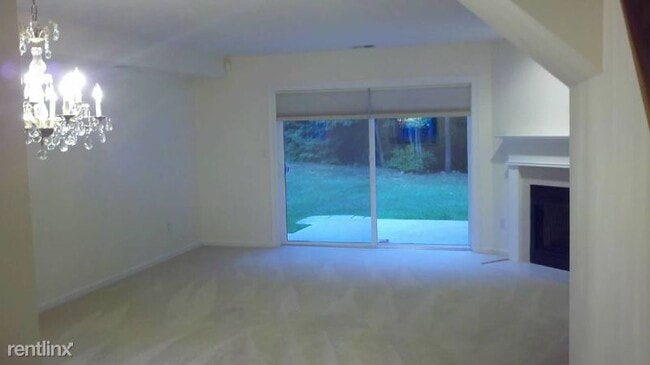 Building Photo - 2 br, 1.5 bath Condo - 148 Summerhill Rd