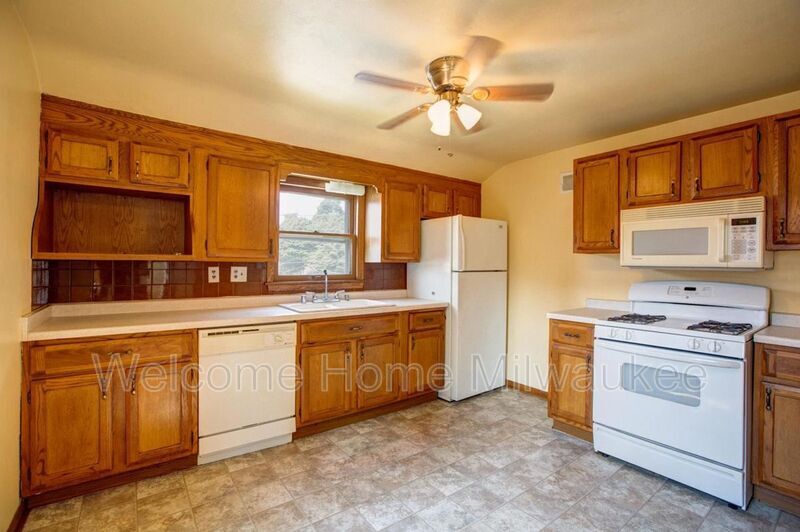 Foto principal - 3411 S Chase Ave