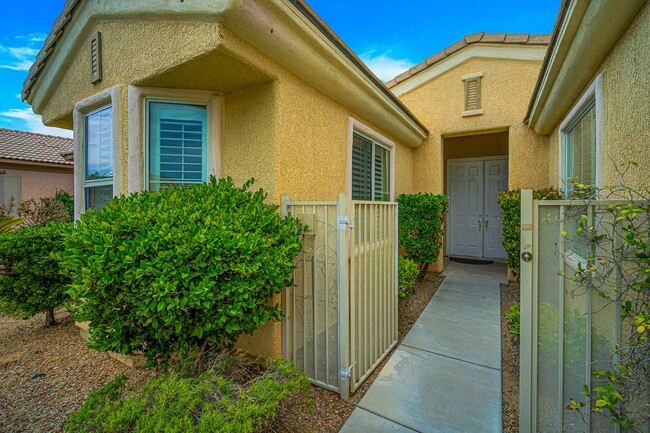 Building Photo - Beautiful Single Story Home in Guard Gated...