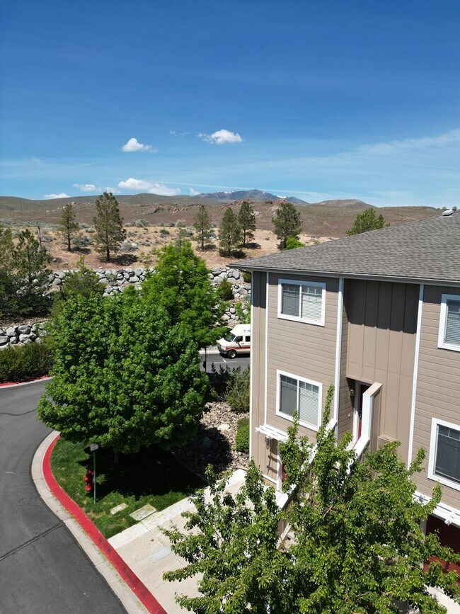 Foto del edificio - Wonderful and Sunny Rancho San Rafael Town...