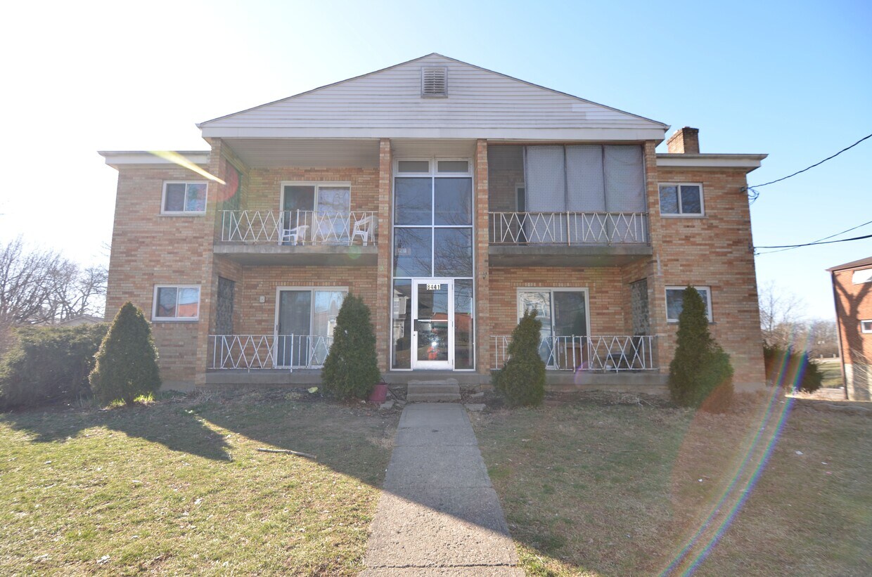 Primary Photo - 8441 Cottonwood Dr