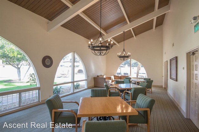 Building Photo - 2 br, 1.5 bath House - 4361 Loma Riviera Ct