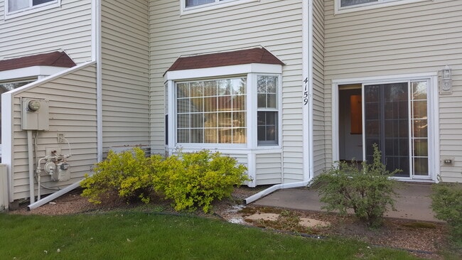 Building Photo - 4159 Maureen Dr NE