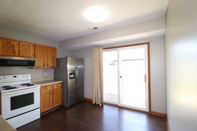 Foto del edificio - Lovely 3 Bedroom, 1 bath house available now.
