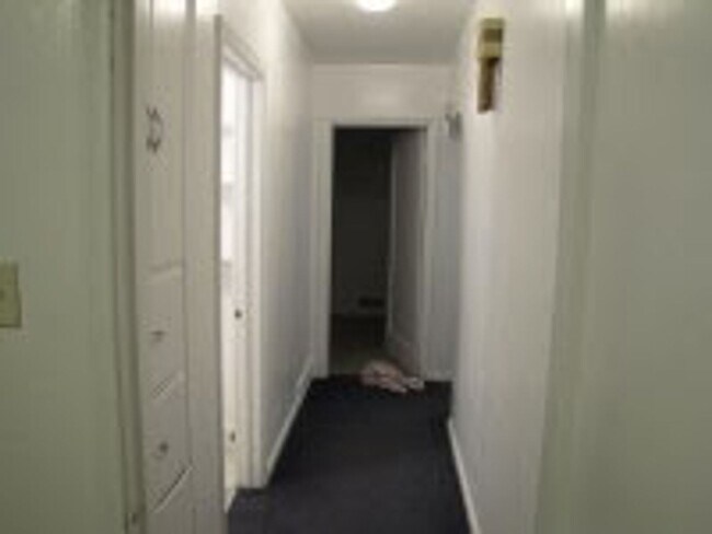 Foto del edificio - Carlson Duplex