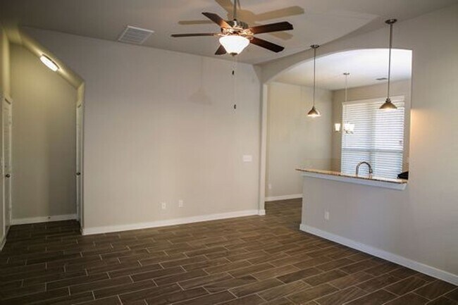 Building Photo - 117 Calm Water Loop