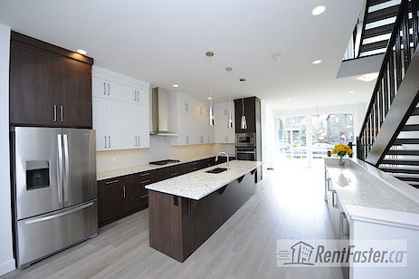 Building Photo - 1922-1932 32 Ave SW