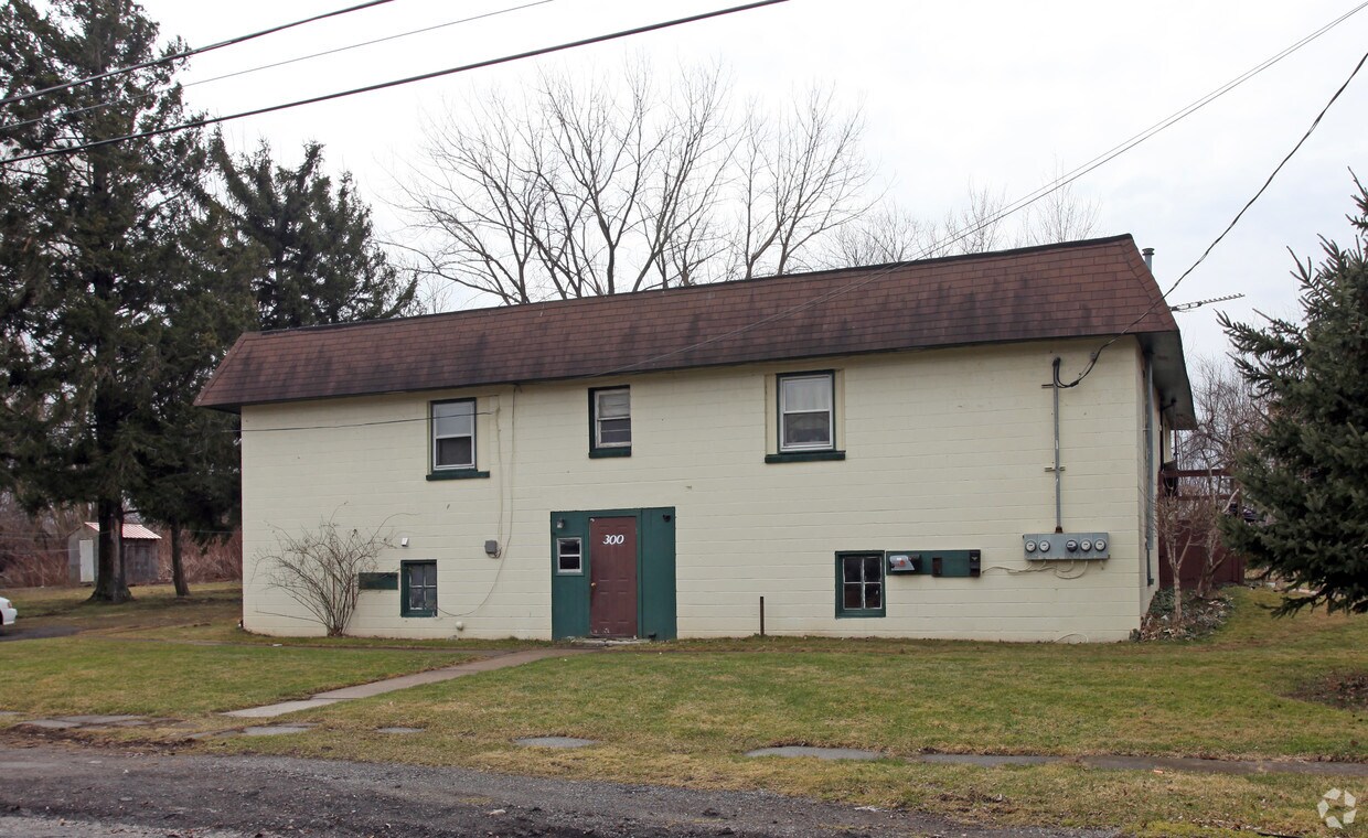 Primary Photo - 300 Washington St