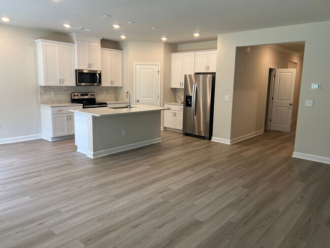 Building Photo - ONE MONTH FREE with an eighteen-month lease. Little River like-new Three-Bedroom Home, Now Availa...