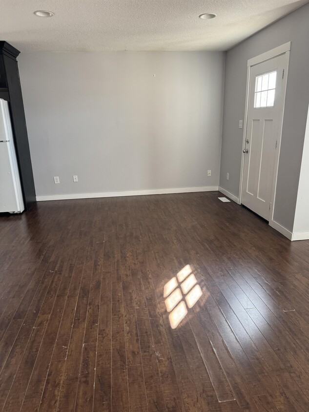 Photo principale - 2116 Redwood St