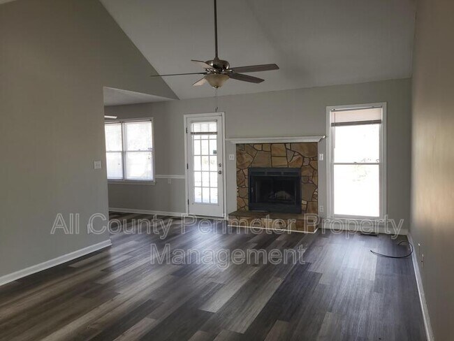 Building Photo - 206 Adams Way