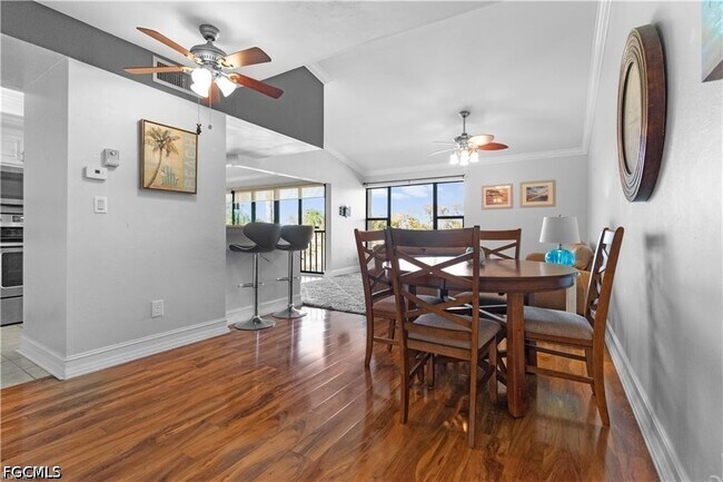 Foto del edificio - 5665 Trailwinds Dr