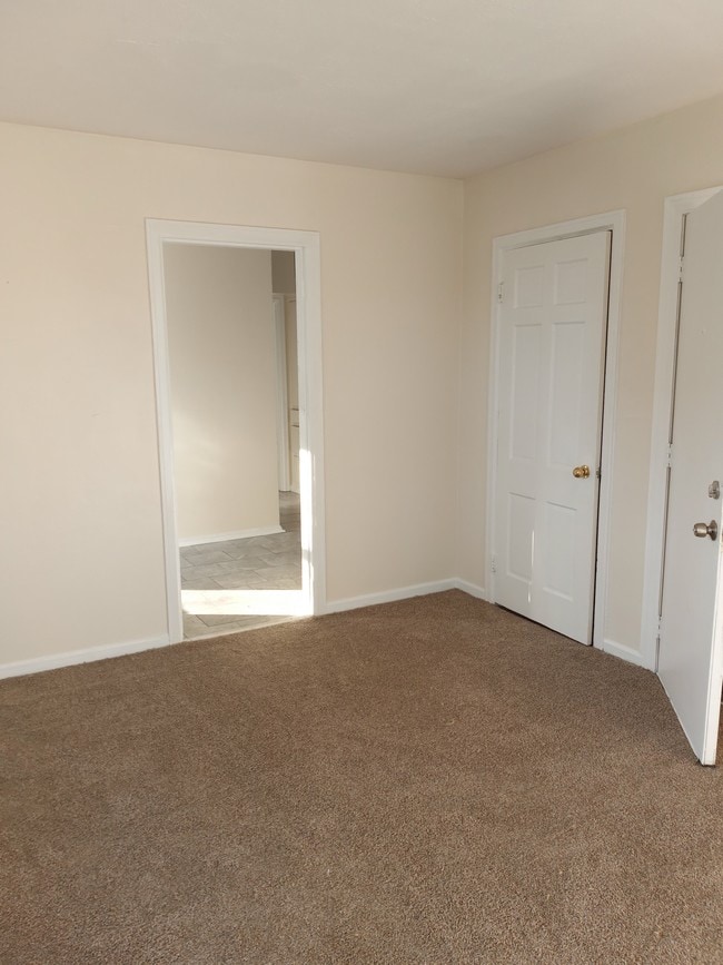Building Photo - 257 Valleyview Dr