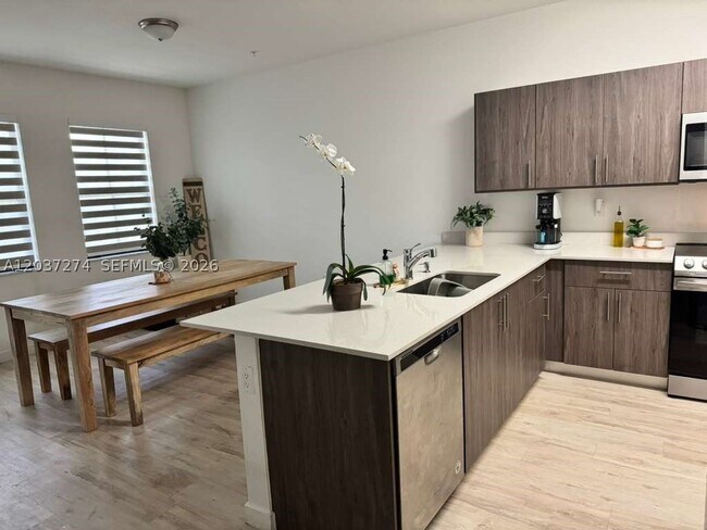 Foto del edificio - 15540 SW 136th St