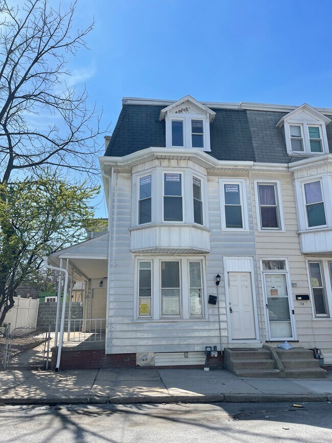 Foto del edificio - 132 N West St