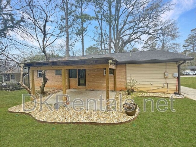 Photo - 481 Virginia Pl SE House