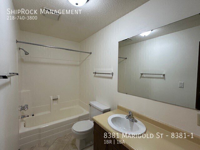 Foto del edificio - 8381 Marigold St