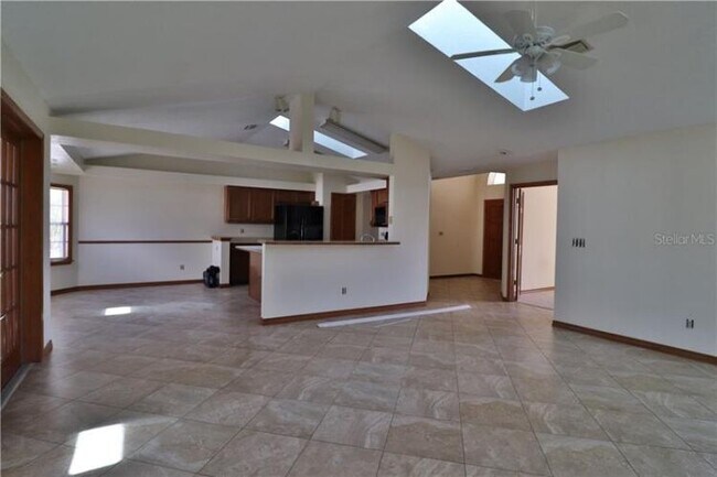 Building Photo - 1088 Tivoli Dr