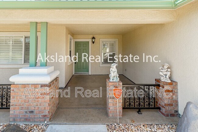 Building Photo - Manteca