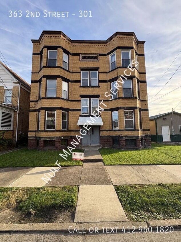 Foto principal - Eligible for Section 8: 3 Bed, 1 Bath Apar...