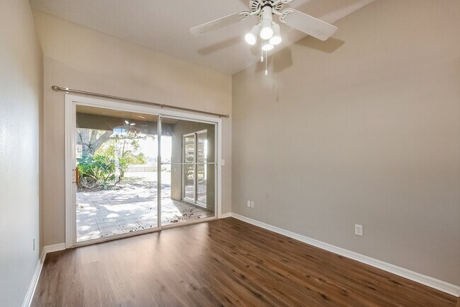 Foto del edificio - 232 Valley Edge Dr