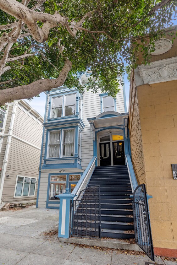 Primary Photo - 1716 Fillmore St