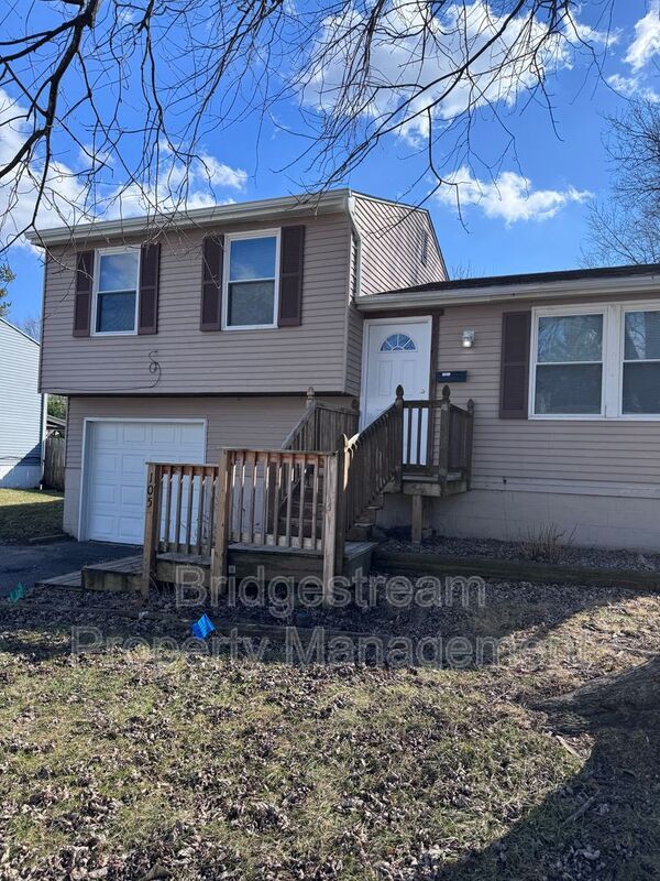 Foto del edificio - 105 Woodard Dr