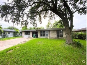 Building Photo - 5767 Flamingo Dr