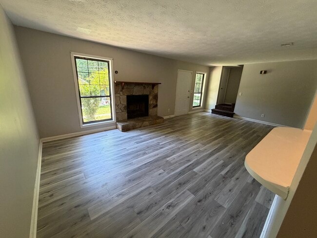 Building Photo - 1386 Williamsburg Ln
