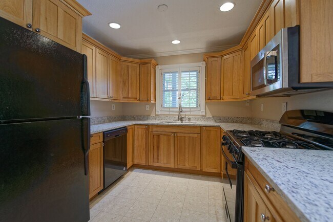 Foto del edificio - 2 BR/1BA condo in great location at Dunwoo...