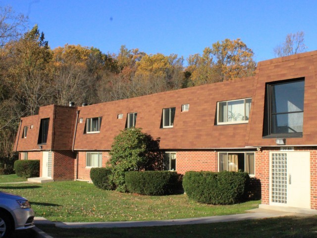 Exterior - Hollow Run Apartments