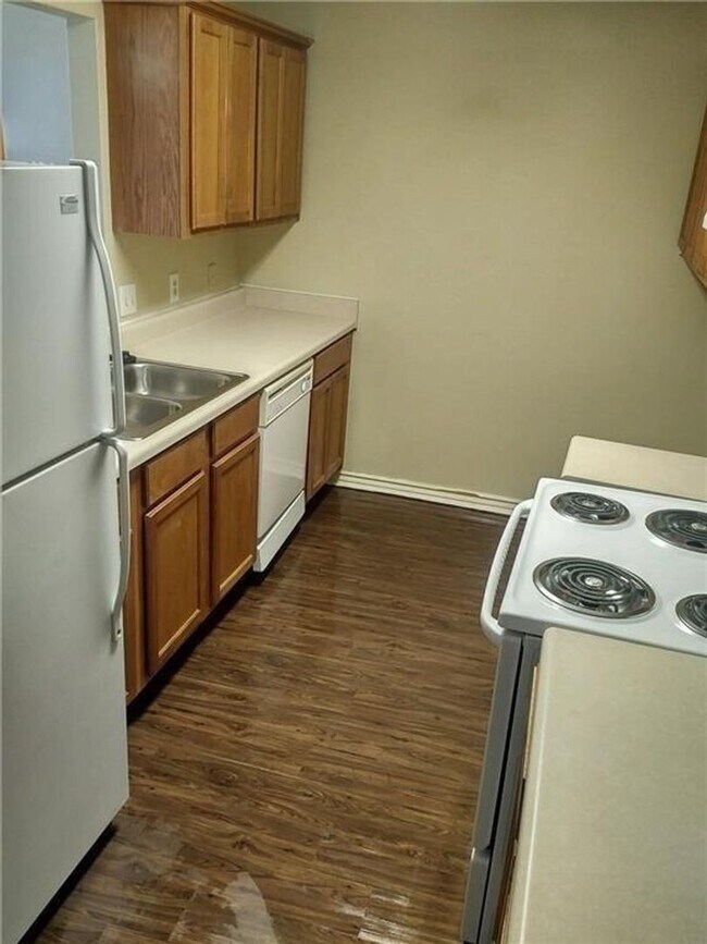 Foto del edificio - 252-252 Graystone Cir