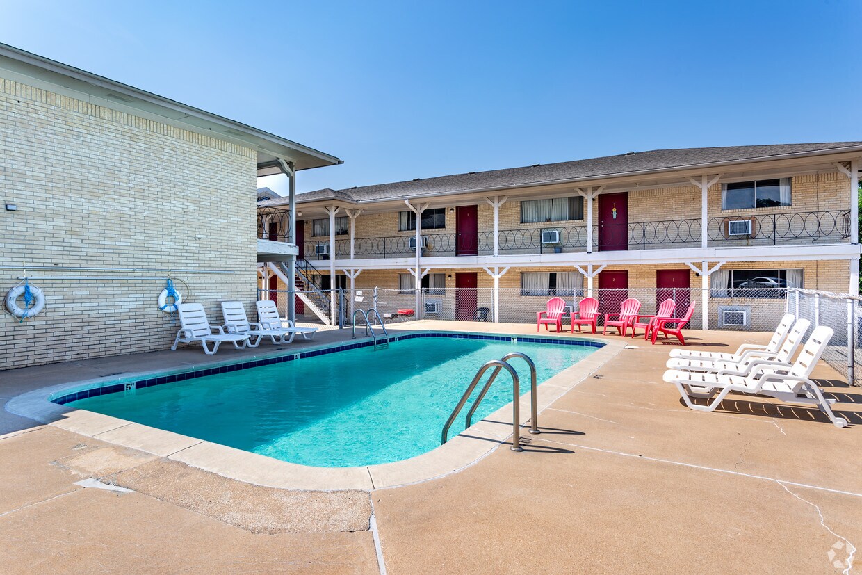 Malibu Apartments Apartments in Tulsa, OK