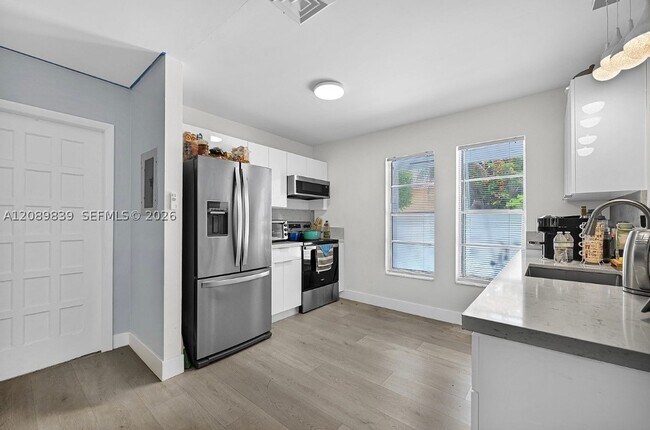 Foto del edificio - 3231 SW 25th St