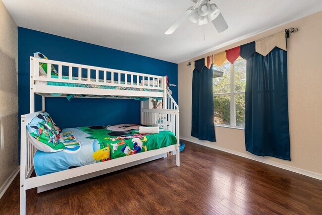 Building Photo - 243 Palermo St