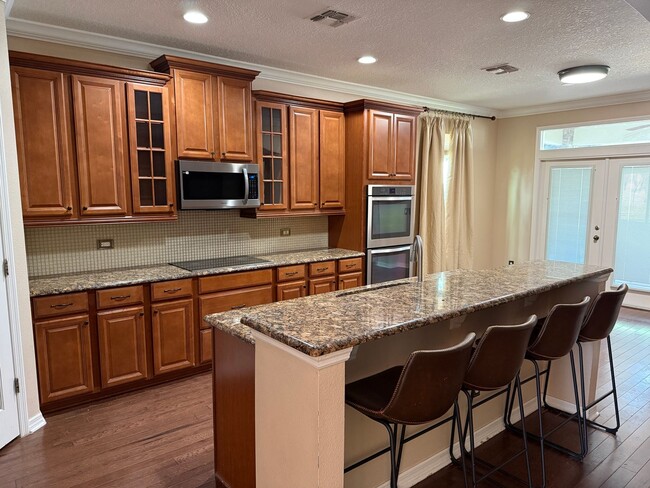 Building Photo - Gorgeous 5 bedrooms, 4 bath, 3 car garage single family home in Clermont