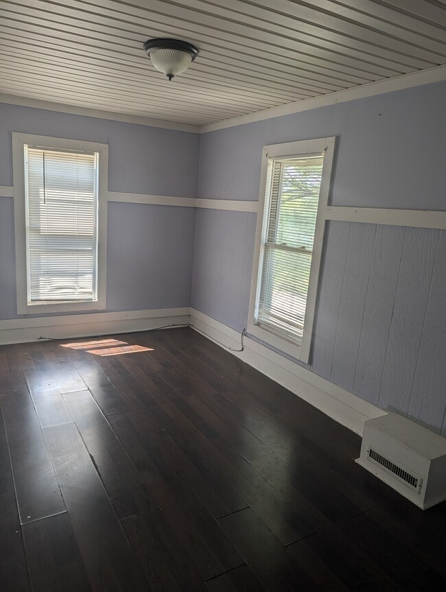 Building Photo - 1033 Myers Ave