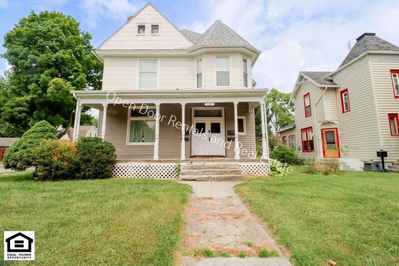 Primary Photo - 1101 Lake Ave